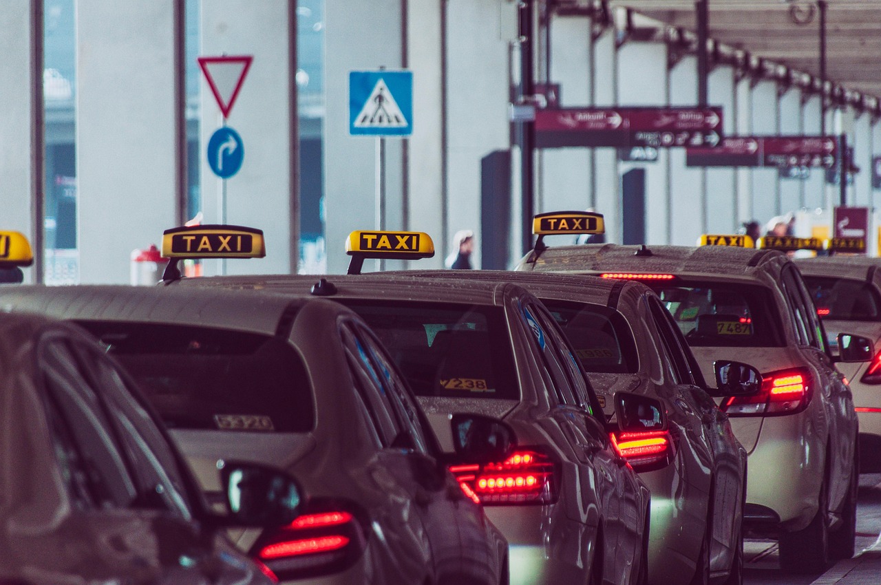 taxi, cabs, airport, taxi cabs, transportation, Evesham, UKautomobiles, city, vehicles, taxi, taxi, taxi, taxi, taxi